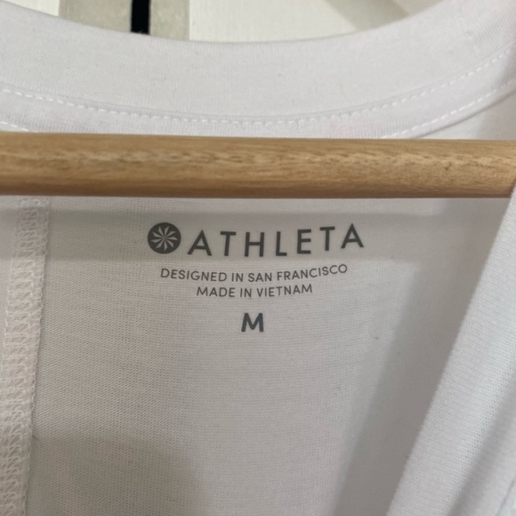 Athleta Essence Relaxed High Low Tank Sz Medium - Picture 8 of 8
